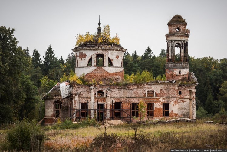 Знаменская церковь села Теплое