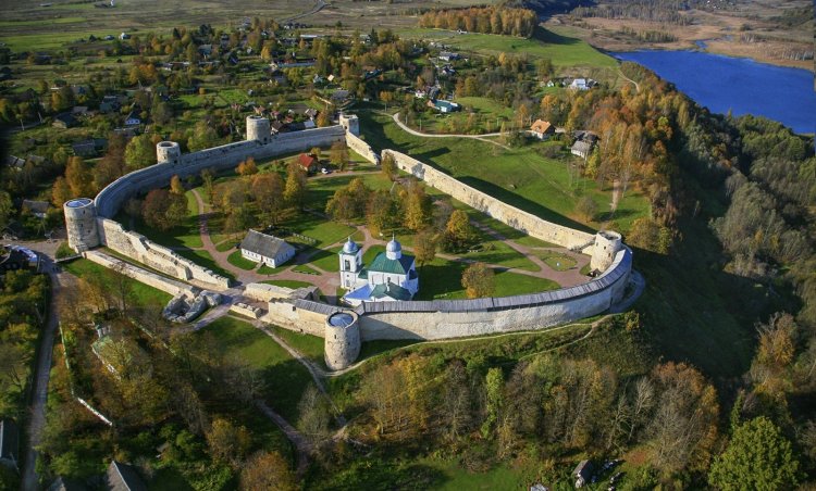 Изборск
